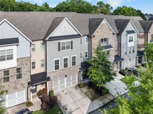 724 Henry Dr, Marietta, GA, 30064-3273 | Card Image