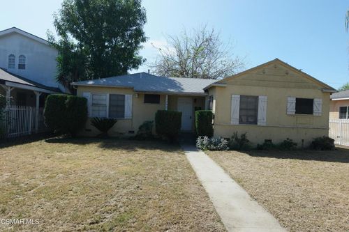 17740 Vanowen St, Reseda, CA, 91335-5647 | Card Image