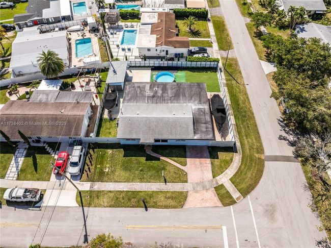 19820 Kingston Dr, House other with 4 bedrooms, 3 bathrooms and null parking in Cutler Bay FL | Image 5