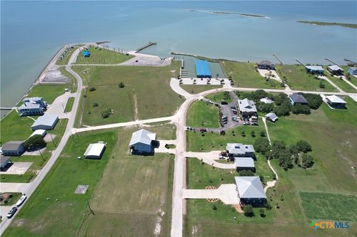 411 Bayside Dr, Seadrift, TX, 77983 | Card Image