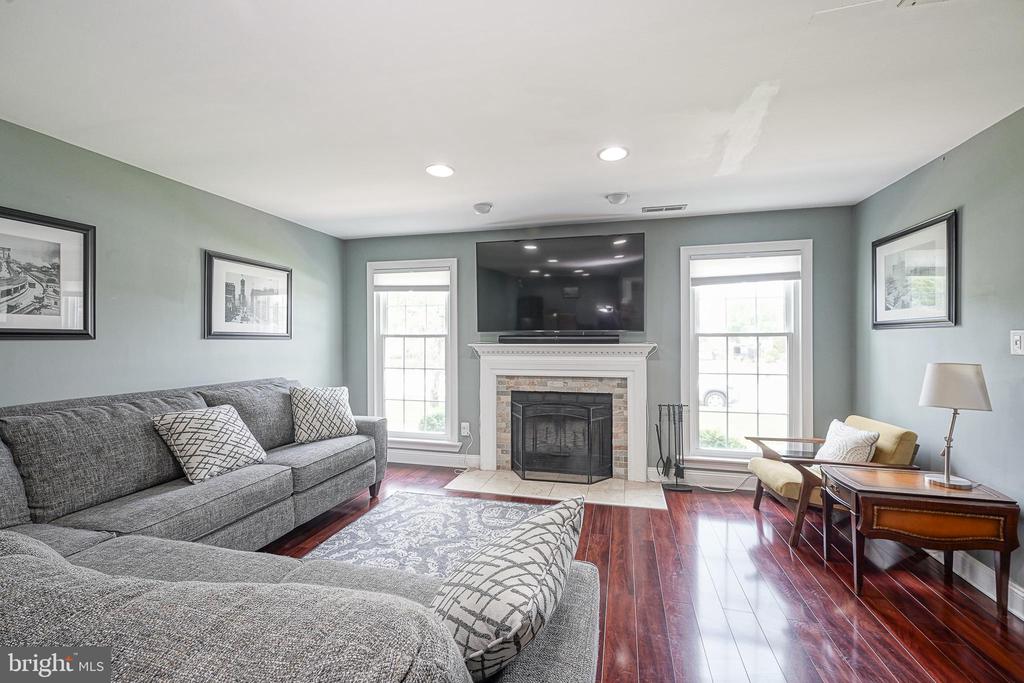 Residential in MOUNT LAUREL 2