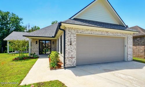108 Meadowbrook Dr, Broussard, LA, 70518-4791 | Card Image