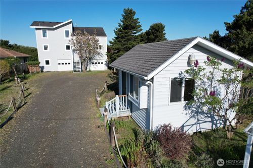 271 Sand Dune Ave Nw, Ocean Shores, WA, 98569-9120 | Card Image