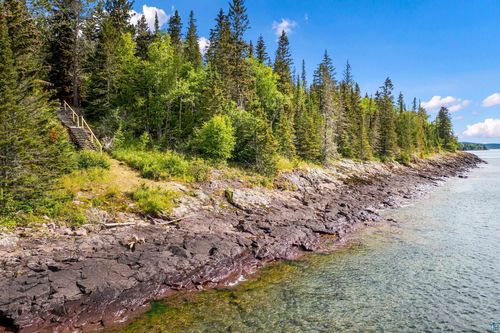 1534 E Highway 61, Grand Marais, MN, 55604-2108 | Card Image