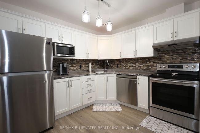1 - 8 Oak St, Condo with 2 bedrooms, 1 bathrooms and 1 parking in Grand Bend ON | Image 4