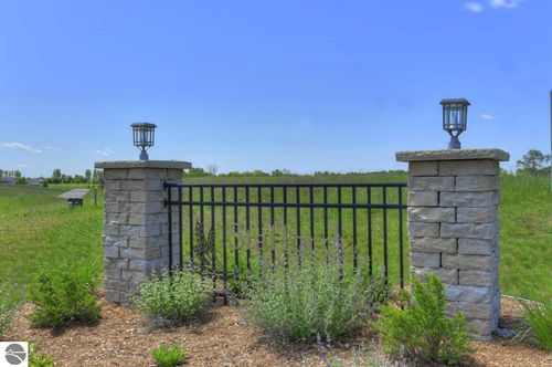 20 Stafford Dr, Traverse City, MI, 49685-7502 | Card Image