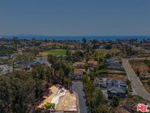 722 Patterson Place, Pacific Palisades, CA, 90272 | Card Image