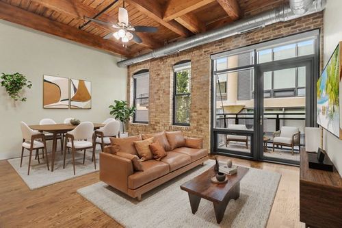 204-1800 W Grace St, Chicago, IL, 60613-6083 | Card Image