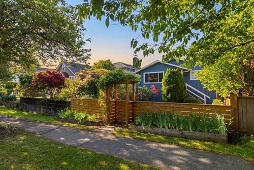 3172 E 2nd Ave, Vancouver, BC, V5M1G1 | Card Image
