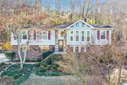 1735 Old Columbiana Rd, Vestavia Hills, AL, 35216-1651 | Card Image