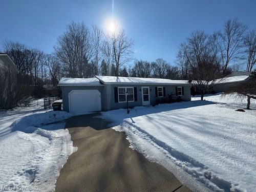 1206 Heatherstone Dr, Painesville, OH, 44077-5423 | Card Image