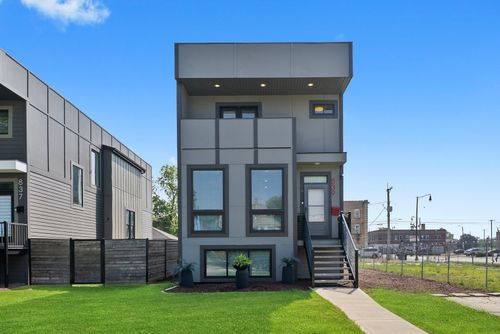 839 S 18th Ave, Maywood, IL, 60153-1705 | Card Image