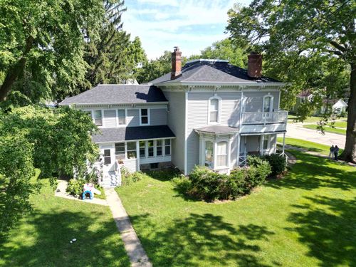 400 N 4th St, Oregon, IL, 61061-1243 | Card Image