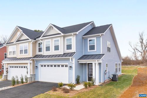 321 Springdale Rd, WAYNESBORO, VA, 22980-3289 | Card Image