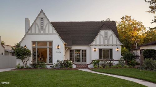 2074 Las Lunas St, Pasadena, CA, 91107-2416 | Card Image