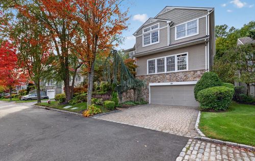 130 Sagamore Dr, Plainview, NY, 11803-1524 | Card Image