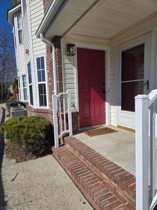 43 Forest Dr, Piscataway, NJ, 08854-2280 | Card Image
