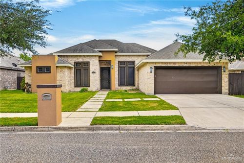 3901 Falcon Dr, Mission, TX, 78572-4974 | Card Image