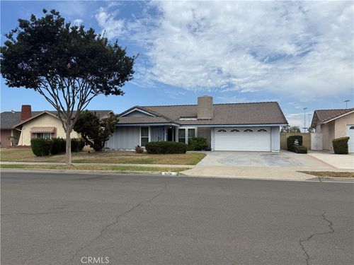 10786 Mitchell Dr, Stanton, CA, 90680-2208 | Card Image