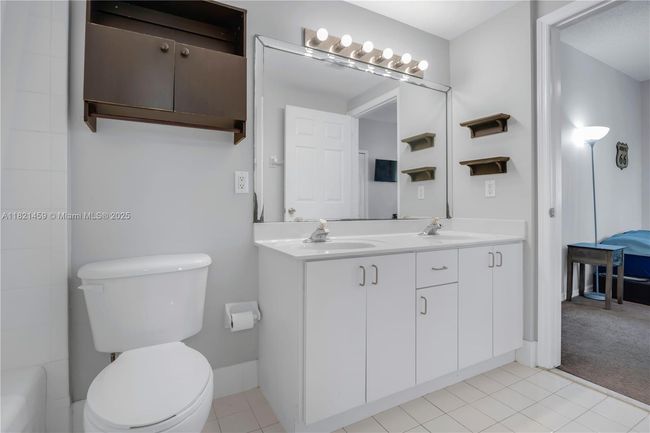 APT-217 - 7085 Nova Dr, Condo with 3 bedrooms, 2 bathrooms and null parking in Davie FL | Image 14