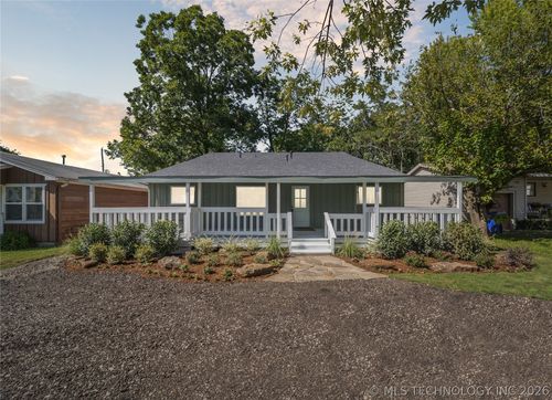 512 W Dallas St, Broken Arrow, OK, 74012-4029 | Card Image