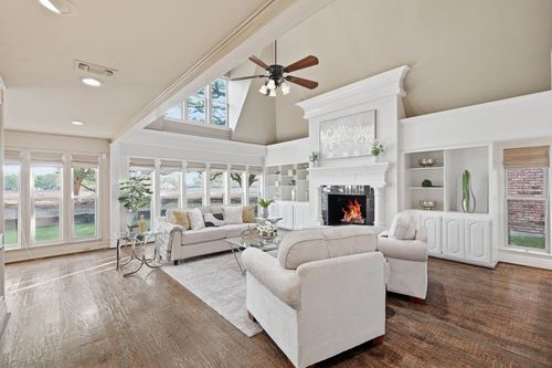 16815 Village Ln, Dallas, TX, 75248-6026 | Card Image