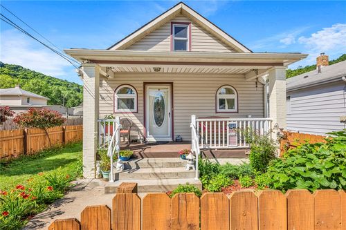 115 Eckert St, Ambridge, PA, 15003-1224 | Card Image
