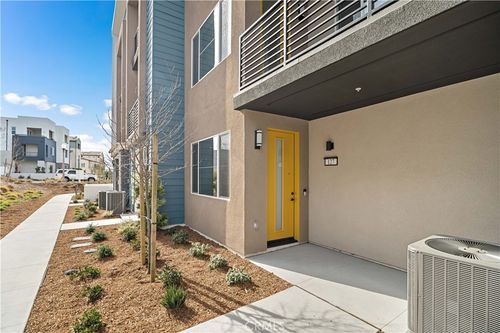 127 Culture, Irvine, CA, 92618-1466 | Card Image