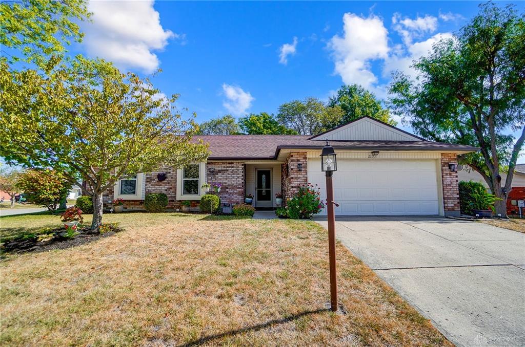 Sir Lockesley Dr, Miamisburg, OH 45342