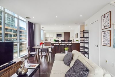 832 - 8 Telegram Mews, Condo with 3 bedrooms, 3 bathrooms and 1 parking in Toronto ON | Image 2