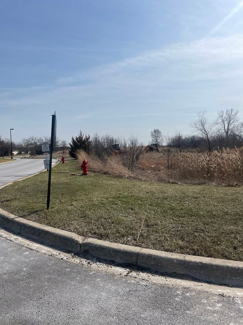 1055 E Grand Ave, Lindenhurst, IL, 60046-9007 | Card Image