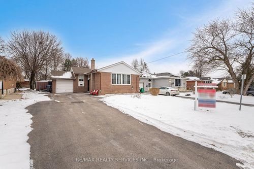 64 Kimbark Dr, Brampton, ON, L6X2A4 | Card Image