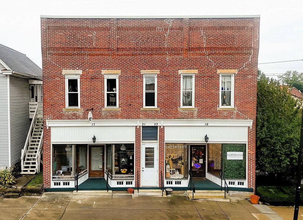 19 W Main St, Centerburg, OH 43011