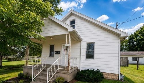 909 23rd St, Vienna, WV, 26105-1415 | Card Image