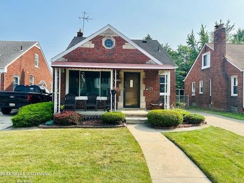 15640 Stricker Ave, Eastpointe, MI, 48021-3625 | Card Image