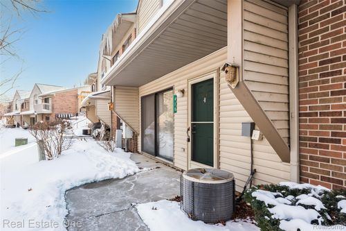 410 Spring Brooke Dr, Brighton, MI, 48116-2911 | Card Image