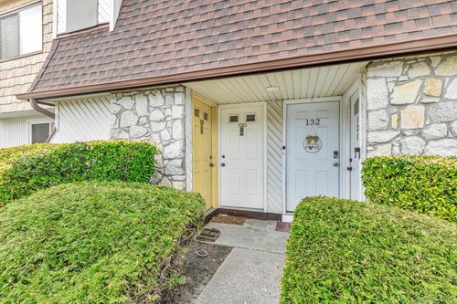 129-129 Pointe Cir N, Coram, NY, 11727-1536 | Card Image