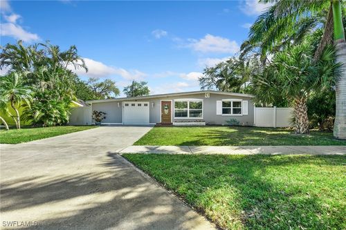 0-944 22nd Ave N, NAPLES, FL, 34103-4838 | Card Image