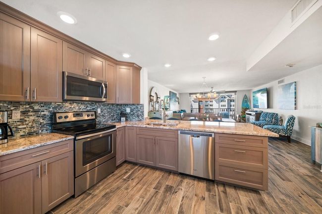 APT-504S - 1591 Gulf Blvd, Condo with 2 bedrooms, 2 bathrooms and null parking in CLEARWATER BEACH FL | Image 6