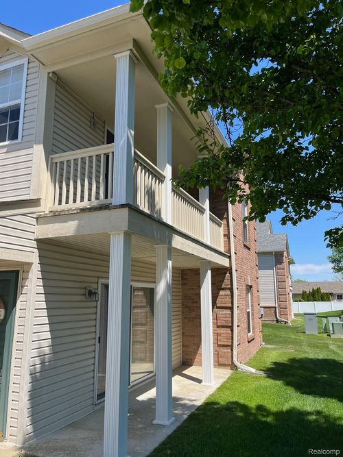 45664 Gable Dr, Macomb, MI, 48044-6605 | Card Image