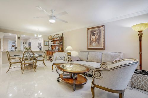 204-7286 Huntington Ln, Delray Beach, FL, 33446-2927 | Card Image