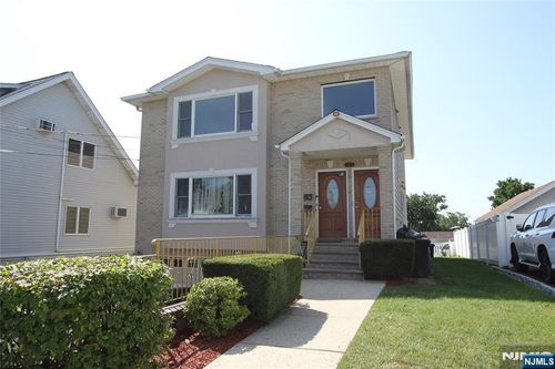 130 Orchard St, Elmwood Park, NJ, 07407-2113 | Card Image