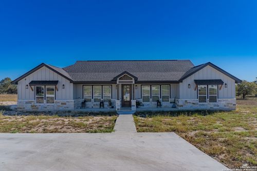 732 Lake Valley Dr, La Vernia, TX, 78121-5115 | Card Image