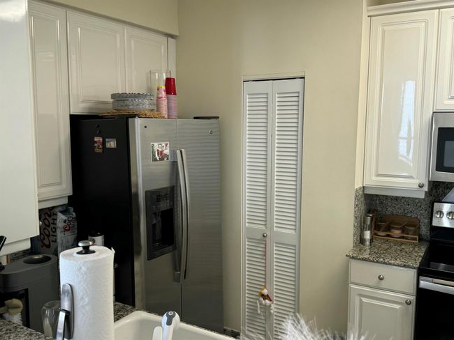 APT-1912 - 888 Brickell Key Dr, Condo with 2 bedrooms, 3 bathrooms and null parking in Miami FL | Image 35