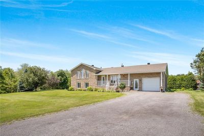 564 Blue Corner Rd, House other with 3 bedrooms, 2 bathrooms and 10 parking in L'orignal ON | Image 2