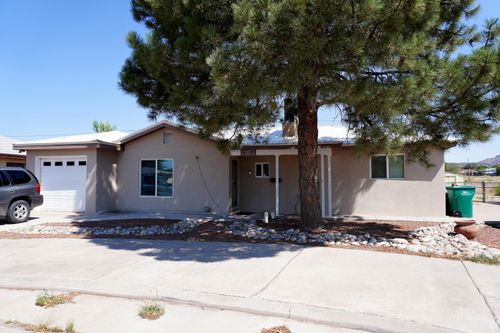 920 Jackson Ave, Grants, NM, 87020-3021 | Card Image