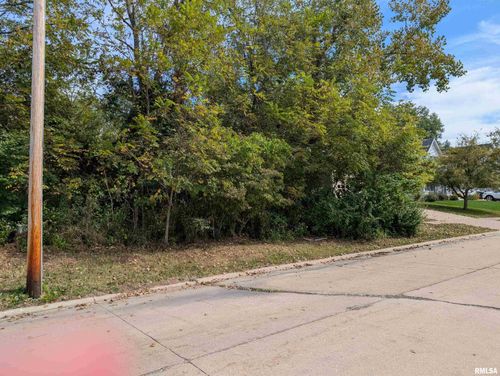 1433 98th Avenue Ct W, Rock Island, IL, 61201-7893 | Card Image