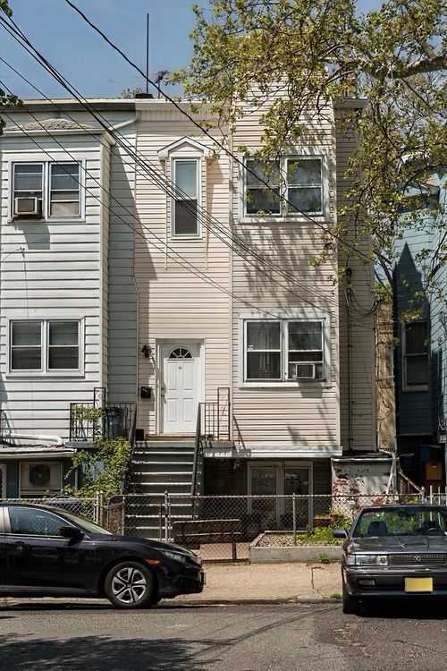 86 Waverly St, Jersey City, NJ, 07306-2115 | Card Image