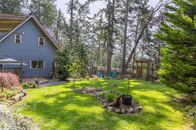 Yard and Garden with Deer Fencing | Image 34