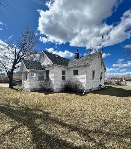 204 Grand Ave, Carmangay, AB, T0L0N0 | Card Image